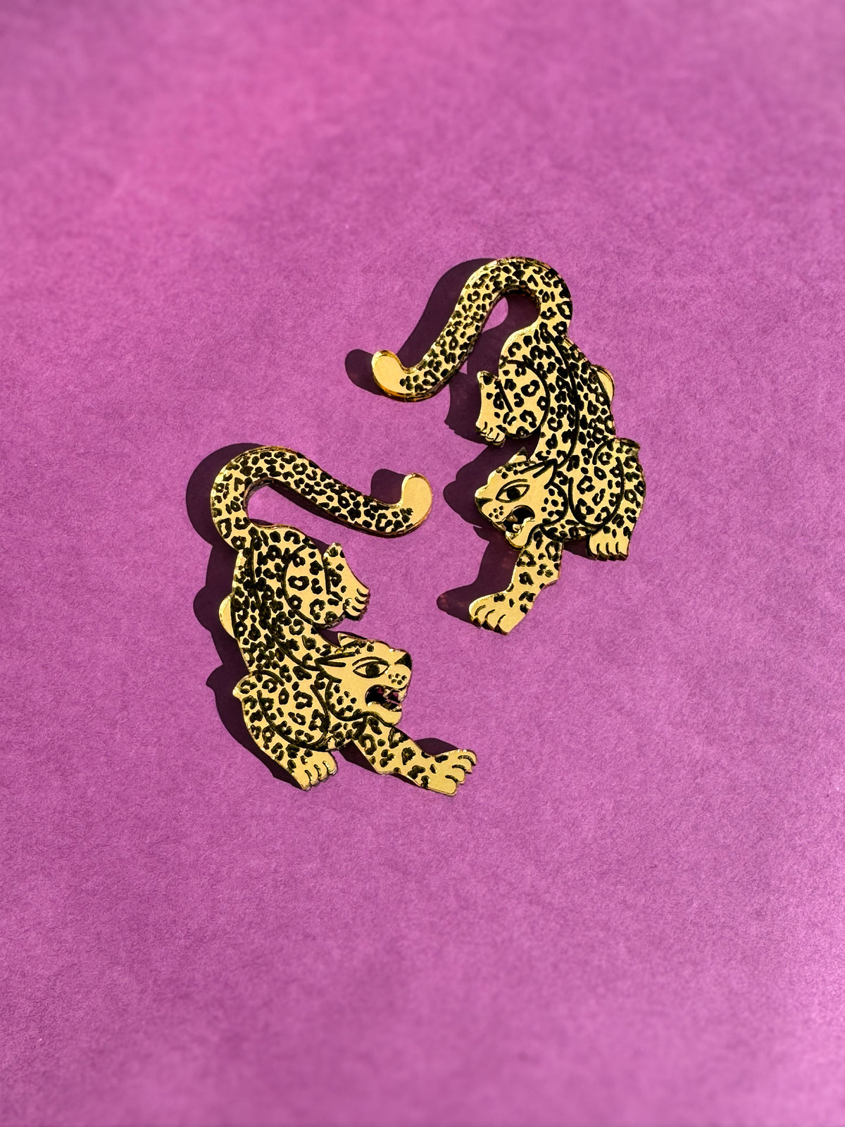 Pesos ligeros Leopardo dorados para dilatación — detalle de la pieza