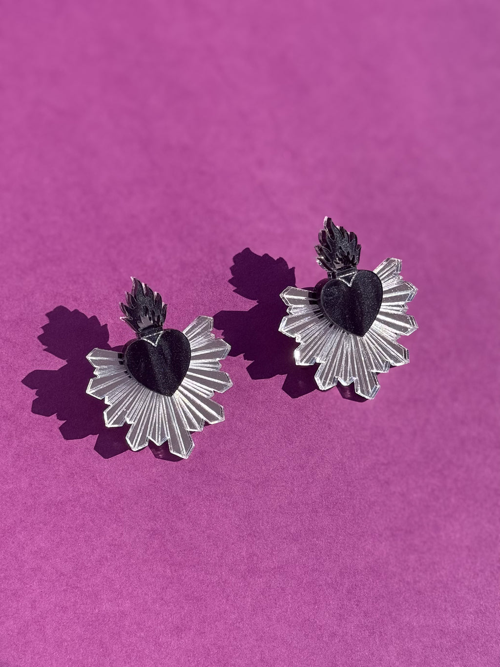 Pendientes corazón LUZ - Negro Plata