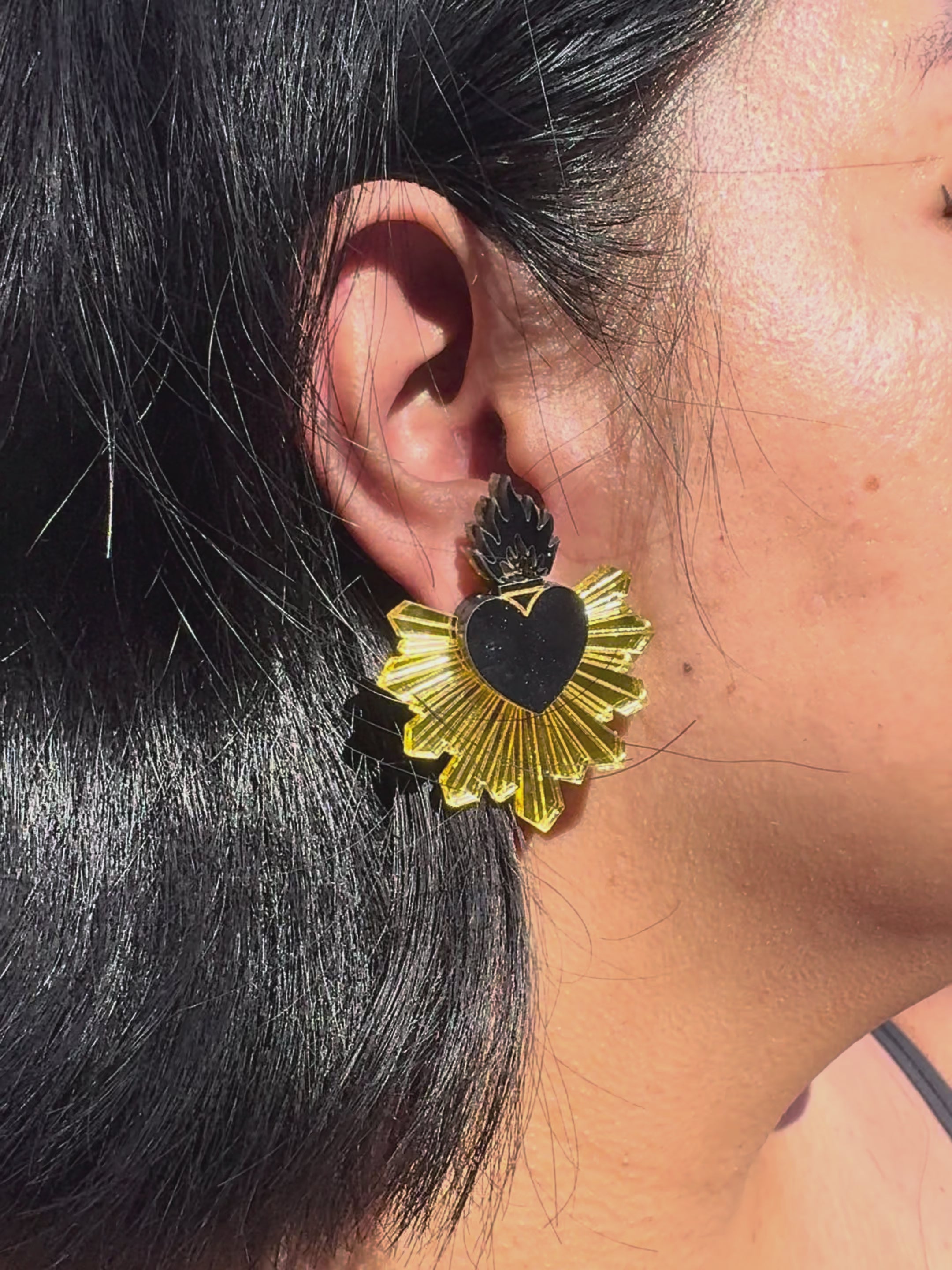 Pendientes corazón LUZ - Negro Oro